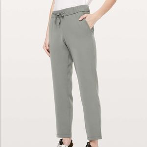 Lululemon On the Fly 7/8 Pant GREY SAGE